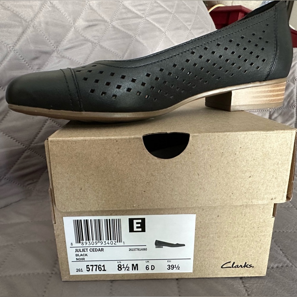 Clarks Black Perforated Juliet Cedar Flats 8.5 (39.5)